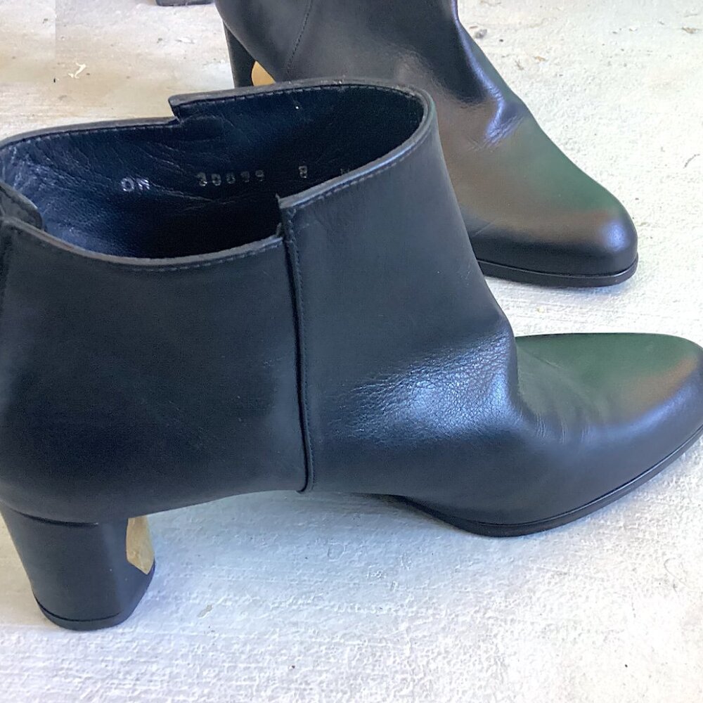 Stuart Weitzman Black Leather Ankle Boots with Gold Detail Heel, Booties Luxury - Picture 7 of 13